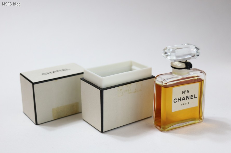 Chanel NO 5 Pure Parfum-14 ml-New in box-Still sealed-comes with double  boxes